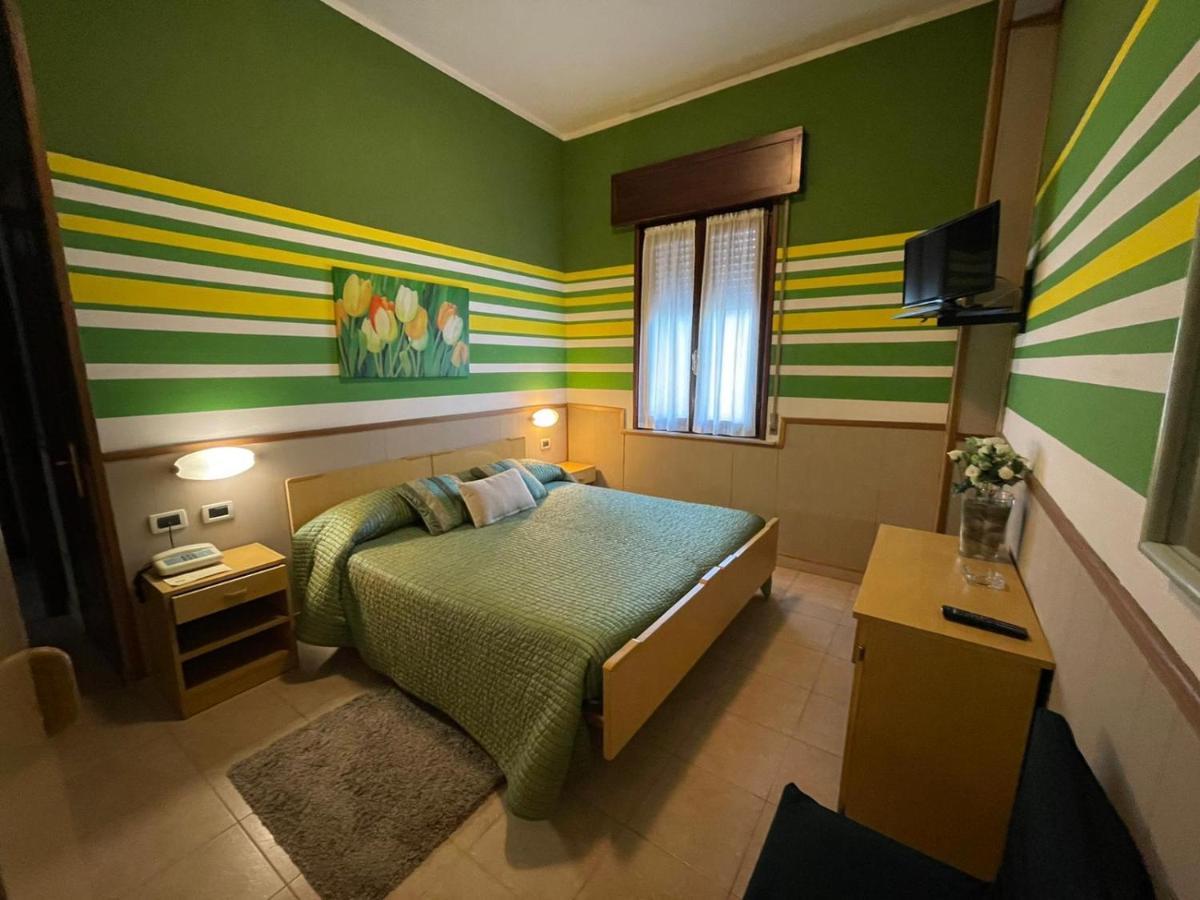 Hotel Azzurra سالسوماجّوري تيرمي المظهر الخارجي الصورة